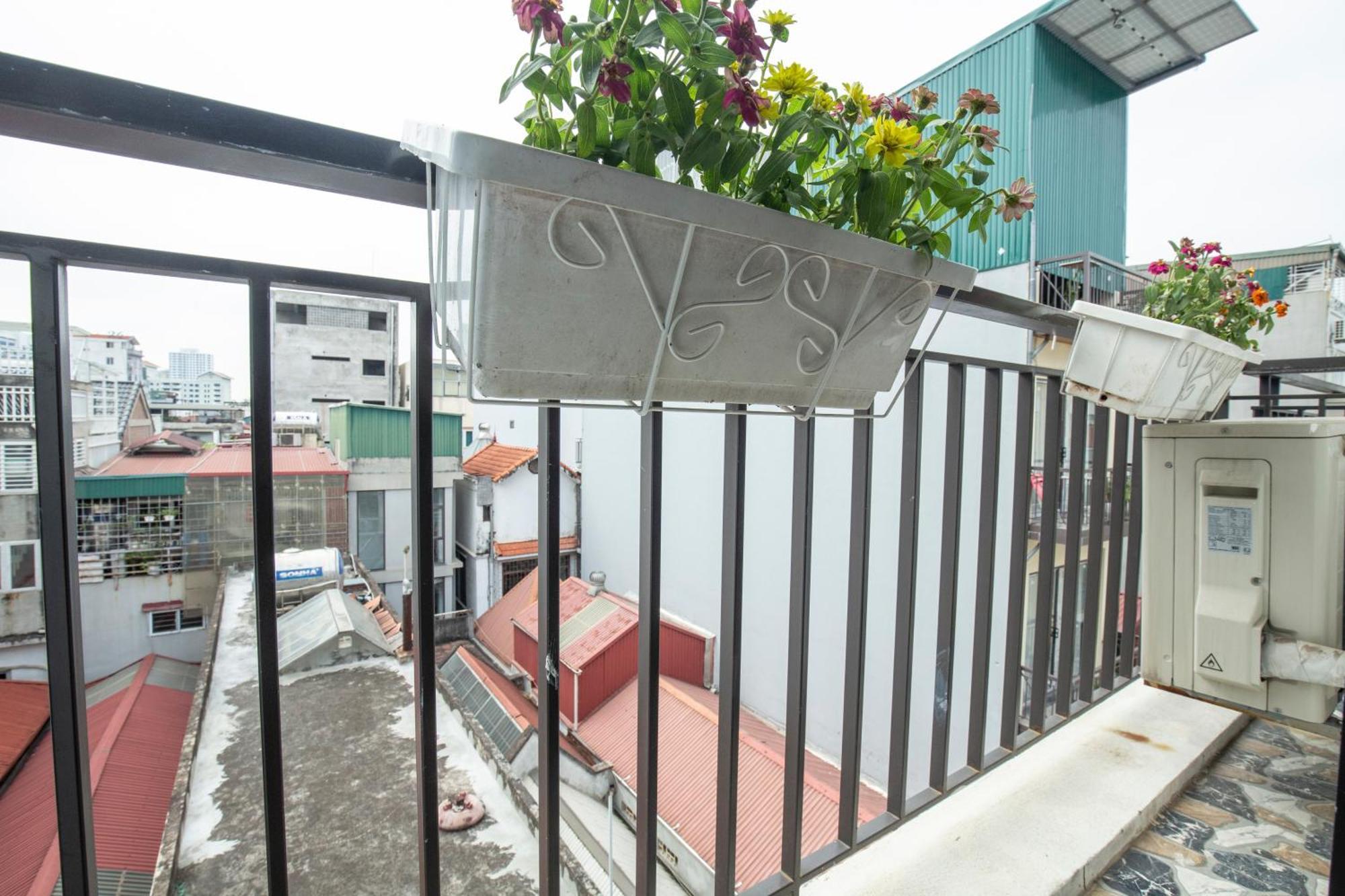 Sumitomo Apartment - Linh Lang Street Hanoi Exterior photo